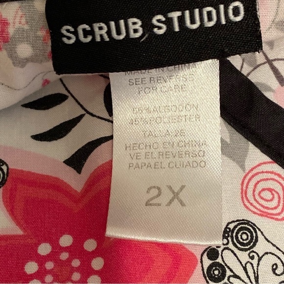 Scrub Studio Shirt Women’s Plus Size 2X Pink Short Sleeve Ties‎ In Back - Picture 12 of 14